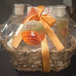 Mango Pear Bath Gift Set - Orange